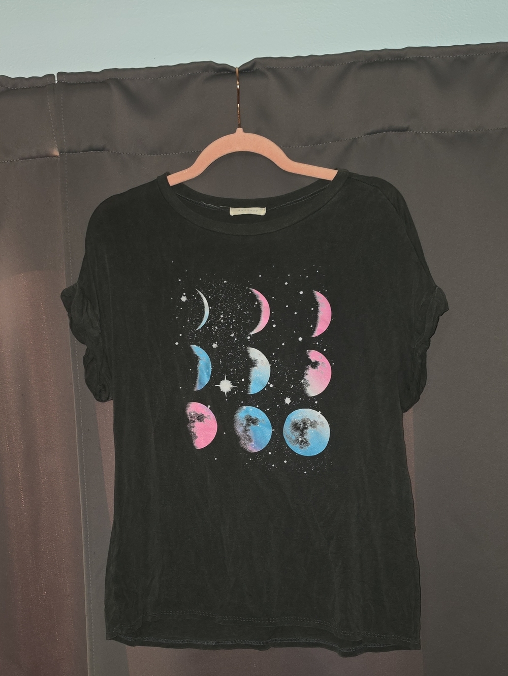 Baecelly Women's Graphic Short Sleeve Tee in Black